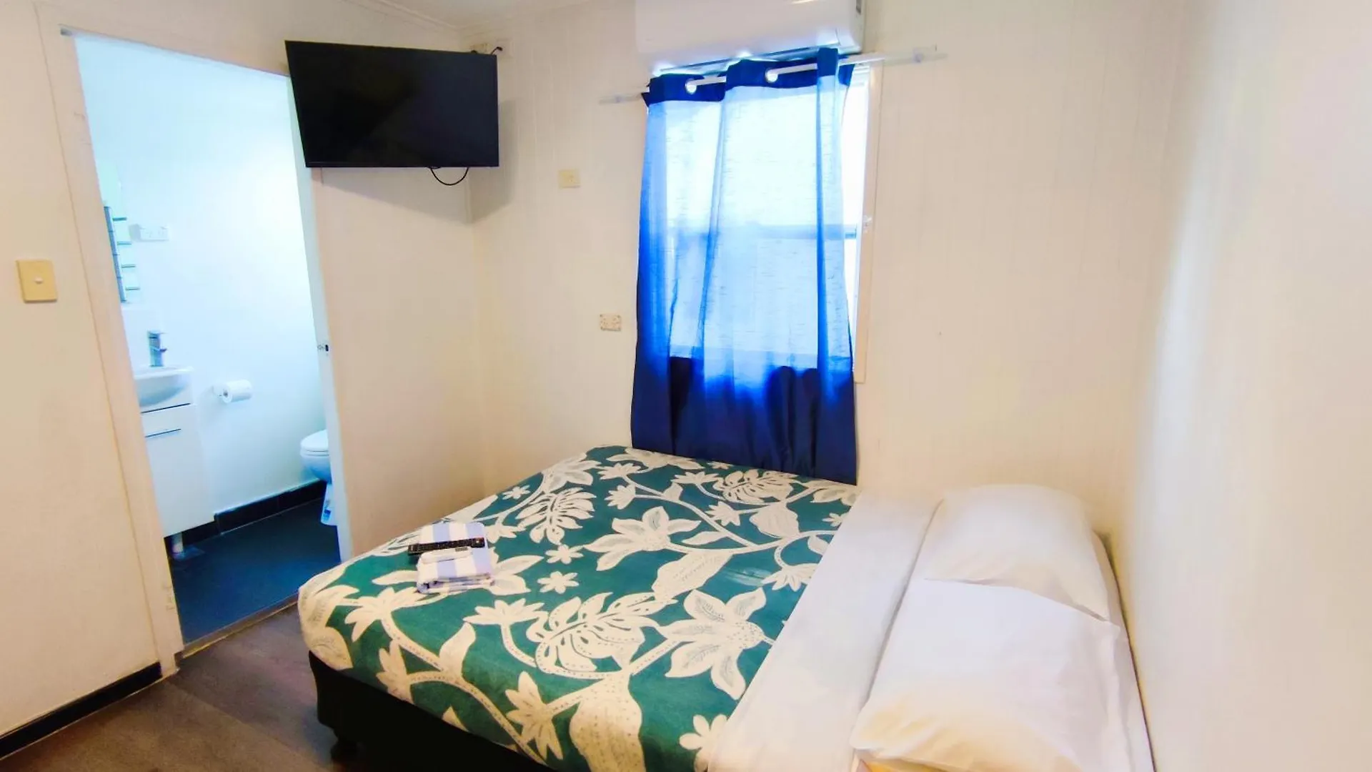*** Hotel Cliffinn Kangaroo Point Brisbane Australia